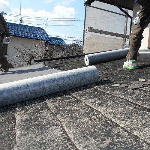 向日市　屋根のリフォーム施工中